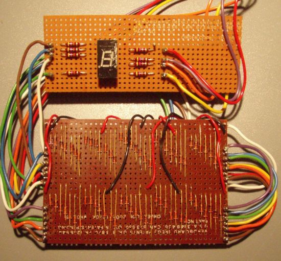 7 segment display driver using only discrete components working unit